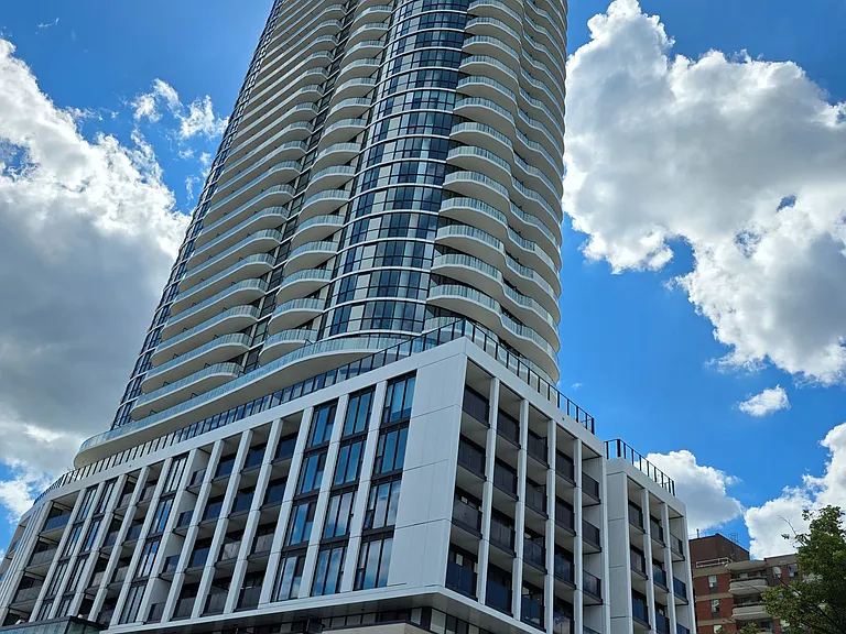 1 Fairview Rd E #3007 — Photo 1