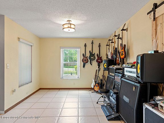 5th image of 13469 Pia Ct