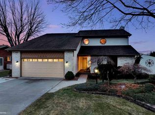 7352 Riverside Dr, Clay, MI 48001