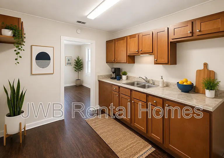 2053 Baldwin St — Photo 3