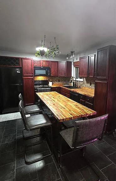 23400 Reynolds Ave — Photo 12
