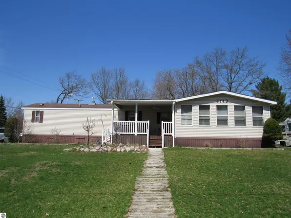 2143 Ruth St, East Tawas, MI 48730