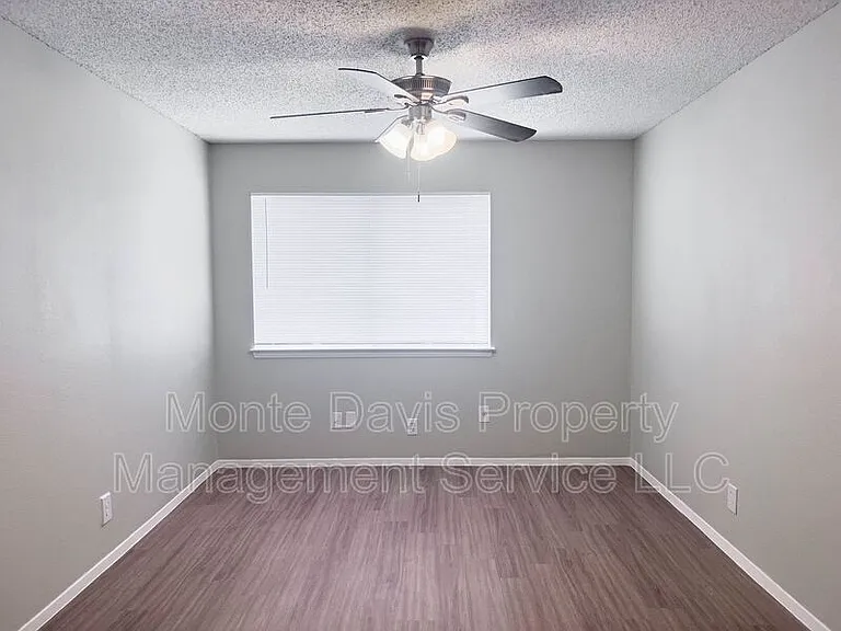 8907 Parkfield Dr #101 — Photo 10