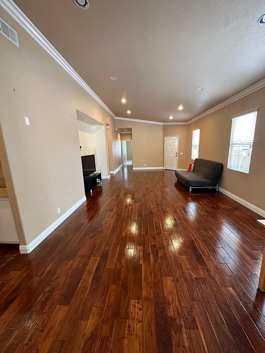 Building Photo - 30900 Branford Dr
