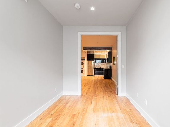 4th image of 1446 Bedford Ave #F2