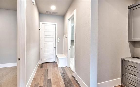 5th image of 6153 Preserve Dr