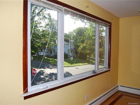 4th image of 49 Fort Hill Ave