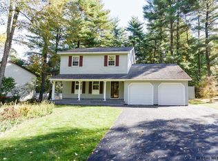 17 Penny Royal Rd, Malta, NY 12020