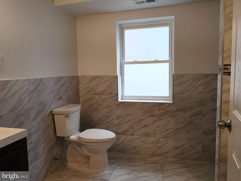 626 N 12th St #2 — Photo 27
