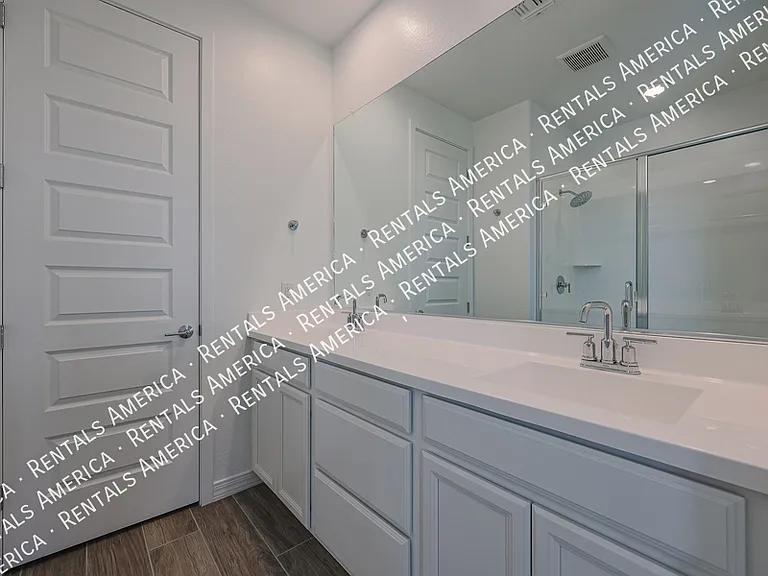 5938 N 90th Dr — Photo 16