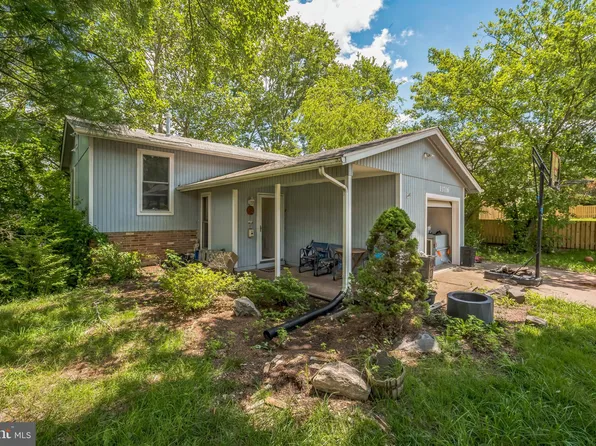 13706 Lynncroft Dr, Chantilly, VA 20151