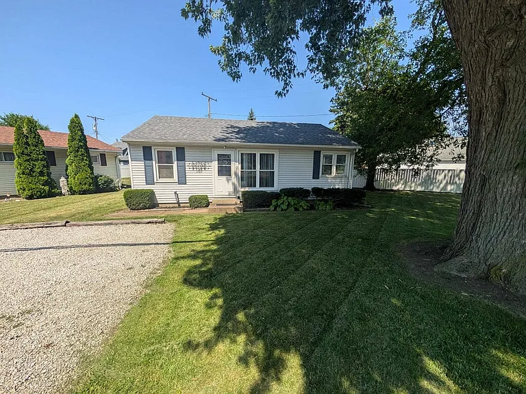 1107 Cleveland Rd W — Photo 12