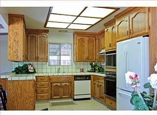 4th image of 3685 Warner Dr
