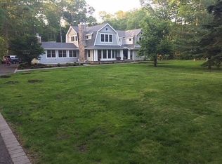 5 Broad Path, Lloyd Harbor, NY 11743