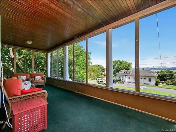 4th image of 18 Hillside Ave
