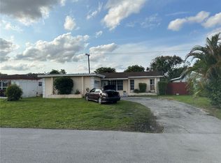 8425 Windsor Dr, Hollywood, FL 33025