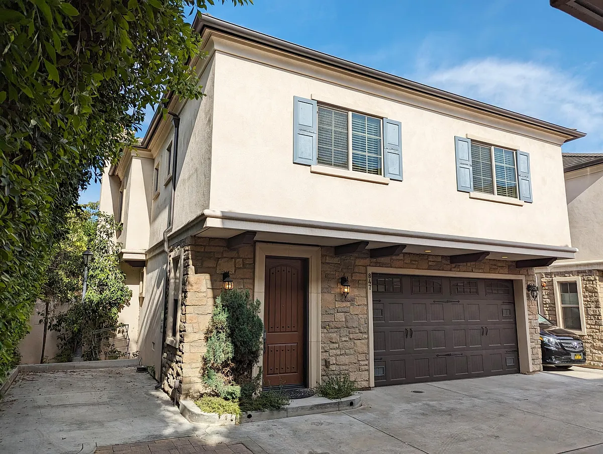 Building Photo - 847 W Huntington Dr