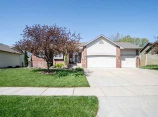 233 S Onewood Dr, Andover, KS 67002