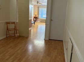 2564 E Allegheny Ave, Philadelphia, PA