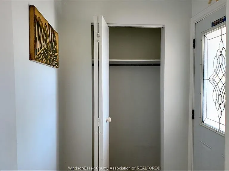 542 Charles St — Photo 7
