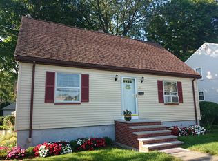 21 Larkin Rd, Brookline, MA 02467