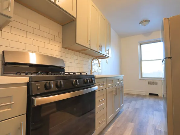 8502 Ft Hamilton Parkway image 1 of 12