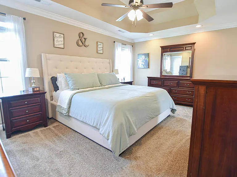 1016 Meadowview Ln — Photo 8