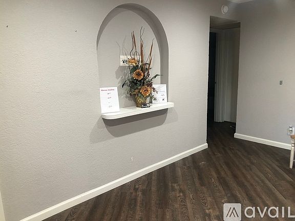 4th image of 2204 Landmark Ct APT 210
