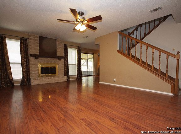 2nd image of 8339 Timber Glen St