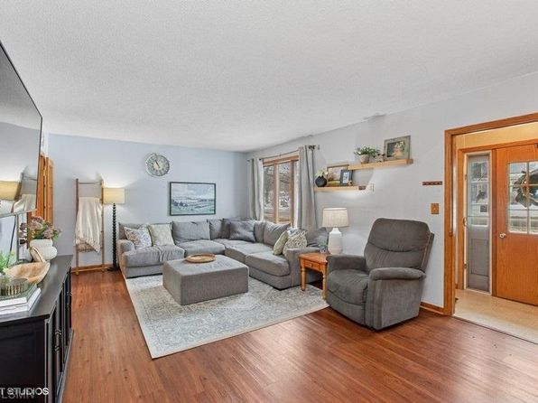 518 State St E, Cannon Falls, MN 55009
