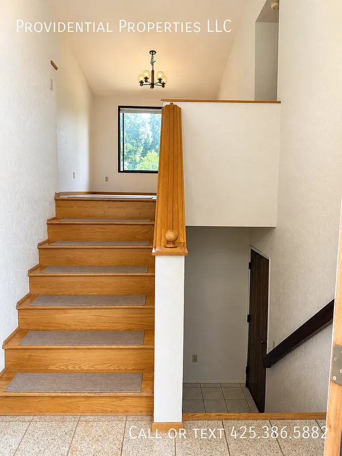 5 bed, 2060 sqft, $3,850 — Photo 2