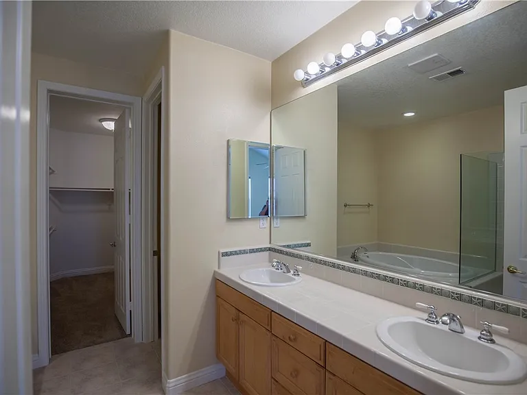 2889 Plaza Del Amo #108 — Photo 9