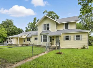 205-213 N High School St, Columbus, KS 66725