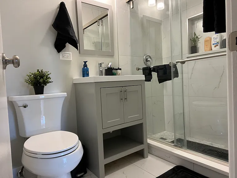 1420 W Estes Ave #2E — Photo 10