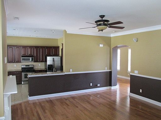 5th image of 10415 Alvarado Way