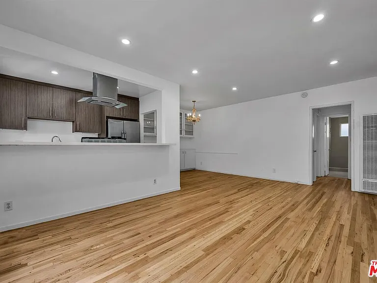 149 S Hayworth Ave #1 — Photo 2
