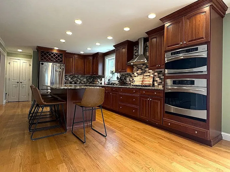 6 Dickson Ave — Photo 6