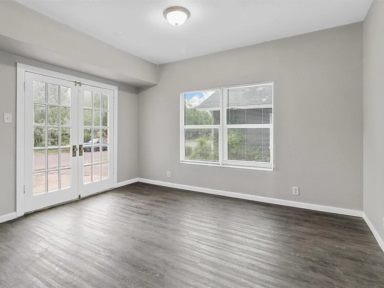 814 N Walnut St — Photo 2