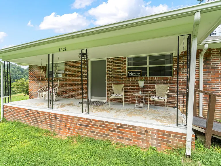 8624 Walnut Springs Ln — Photo 26