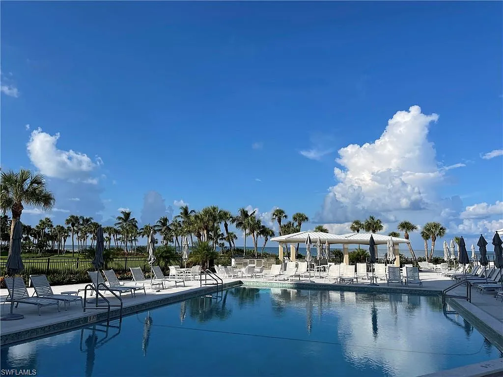 2 bed, 2.0 bath, 1735 sqft, $6,900 — Photo 1