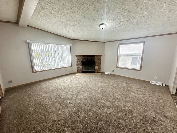 3rd image of 9284 Fairview Dr #459