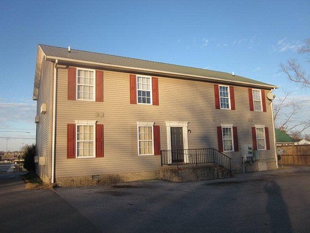 2nd image of 752 Chestnut Ave