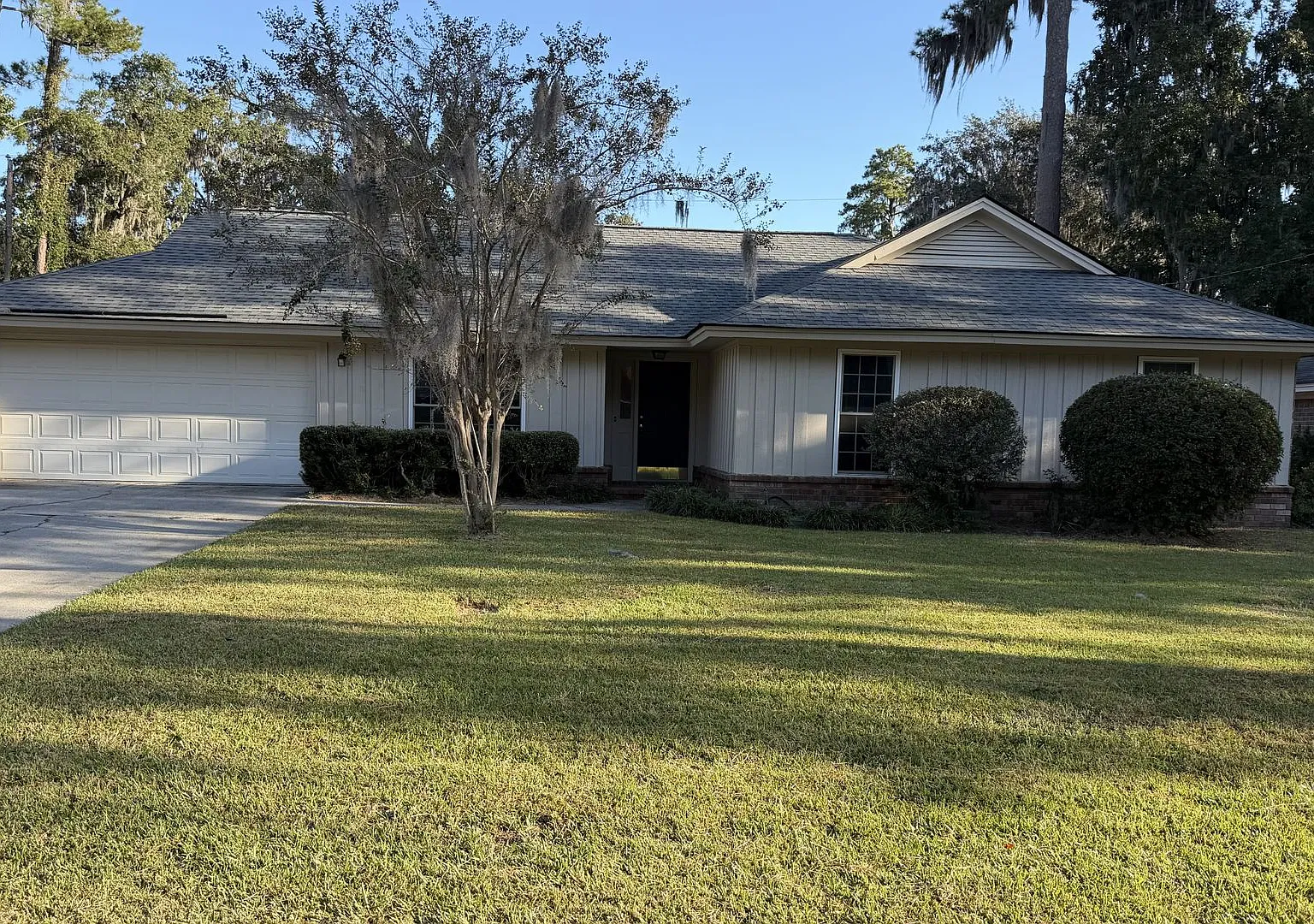 512 Stuart Court — Photo 1
