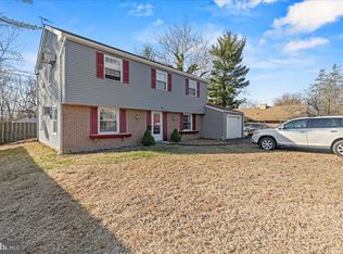 10 Pensdale Ln, Willingboro, NJ 08046