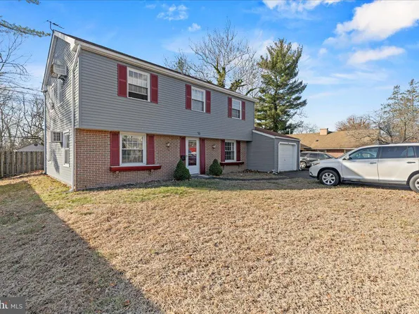 10 Pensdale Ln, Willingboro, NJ 08046