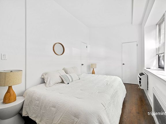 3rd image of 49 Morton St APT 1C