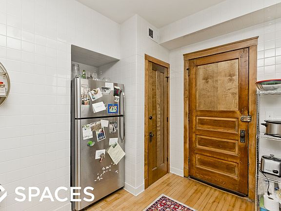 2nd image of 3548 N Bosworth Ave APT 2