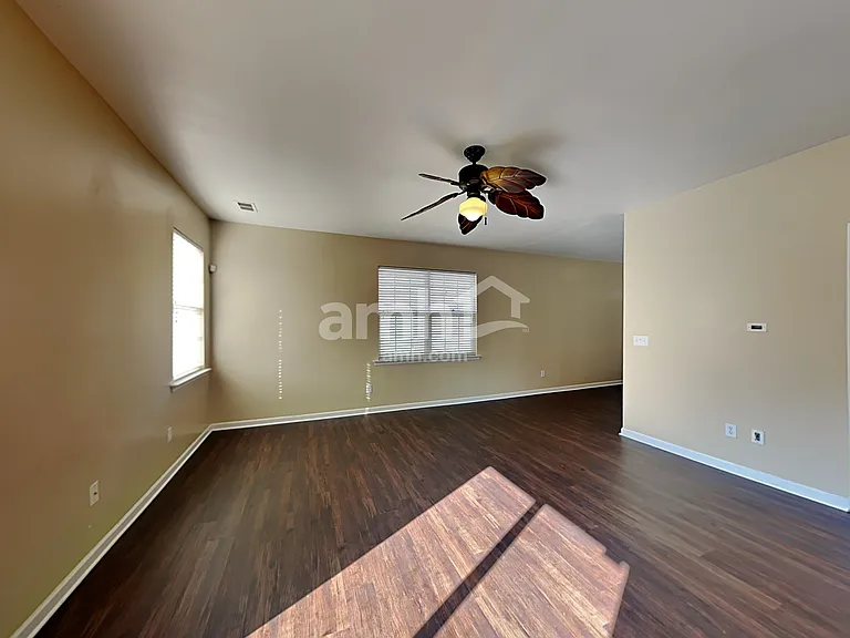 5103 Abercromby St — Photo 5