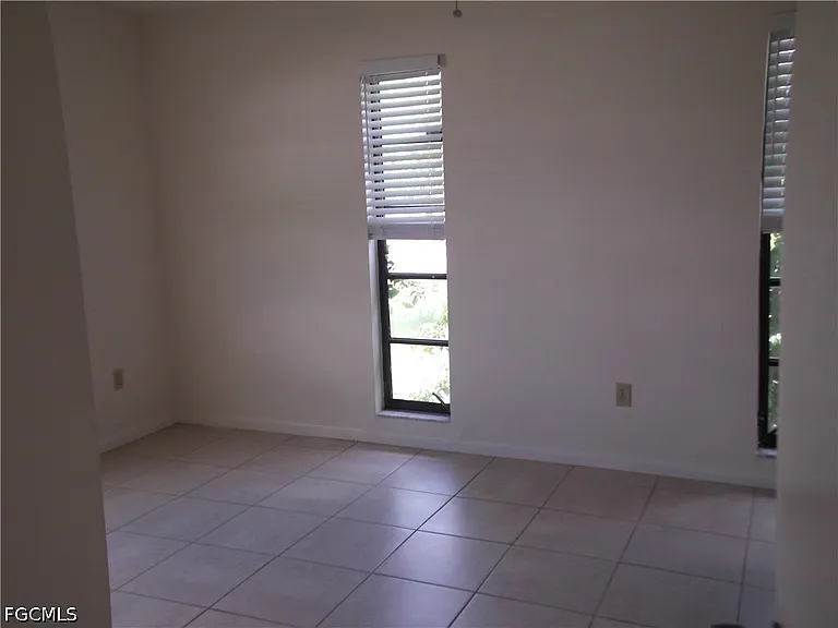 111 Doveside Ln — Photo 10