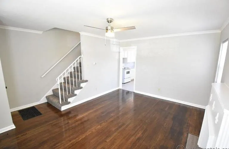 1135 S Cassingham Rd — Photo 2